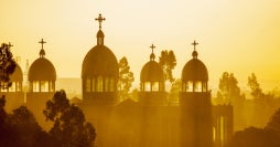 Iglesias monolíticas y tribus ancestrales