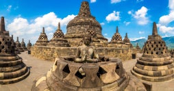 Java y Bali: templos, playas y volcanes